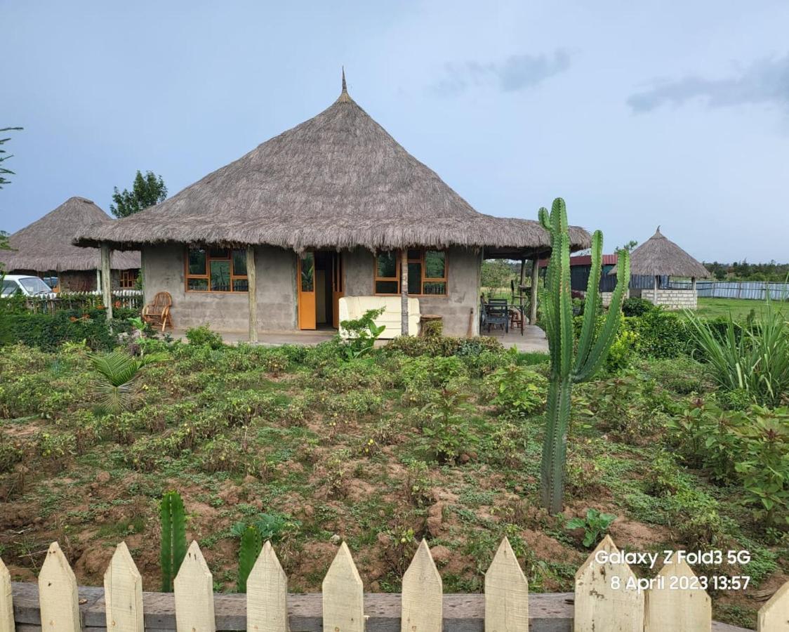 Le Tai Village Resort Near Solio Game Reserve Mweiga Exteriör bild